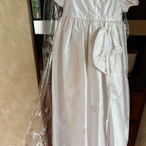KARELA KIDS NEW SILK 9 MO BAPTISM DRESS - Picture 1 of 2